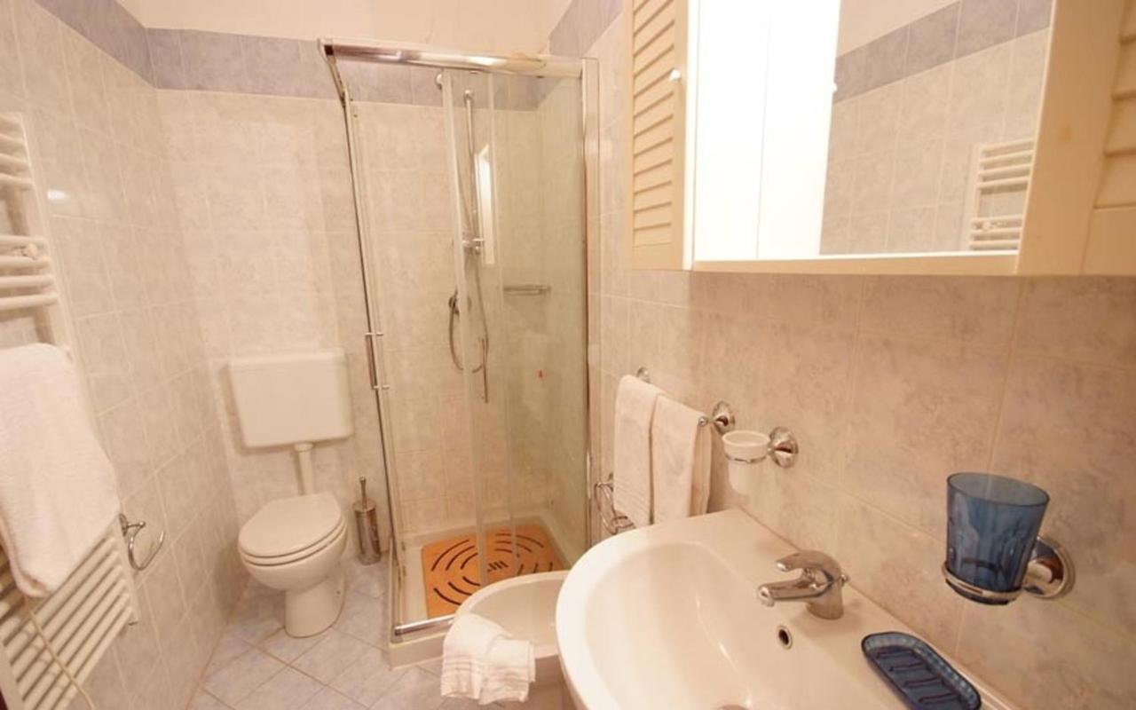 Residence Rex Lo Scoglietto Пунта Ала Екстериор снимка