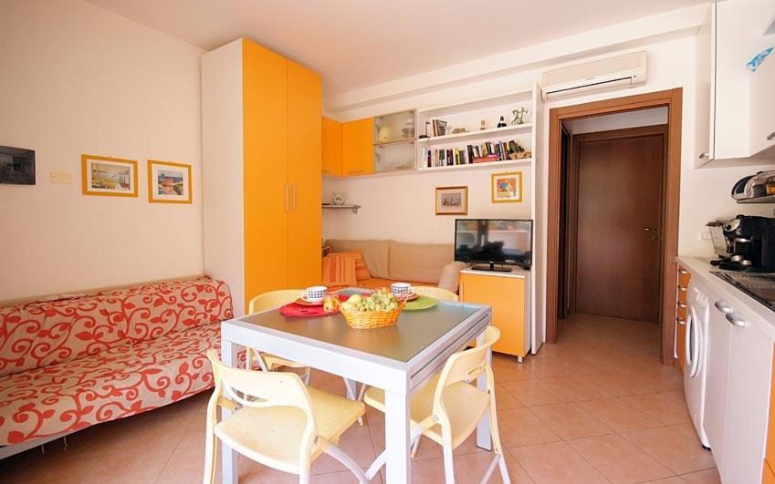 Residence Rex Lo Scoglietto Пунта Ала Екстериор снимка