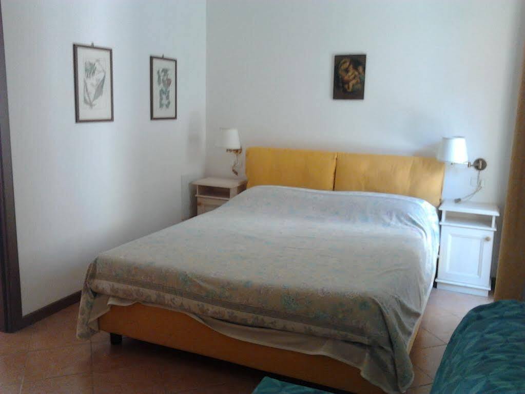 Residence Rex Lo Scoglietto Пунта Ала Екстериор снимка